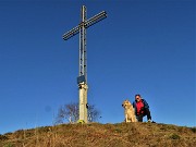 52 Alla croce di vetta del Monte Gioco (1366 m )